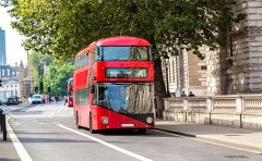 英国女王大学管理学院获得AMBA认证